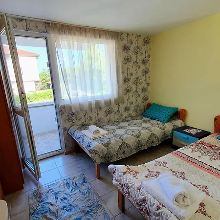 Pensionat Velina House